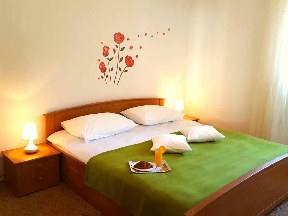 Apartmani Bezma Бол Екстериор снимка