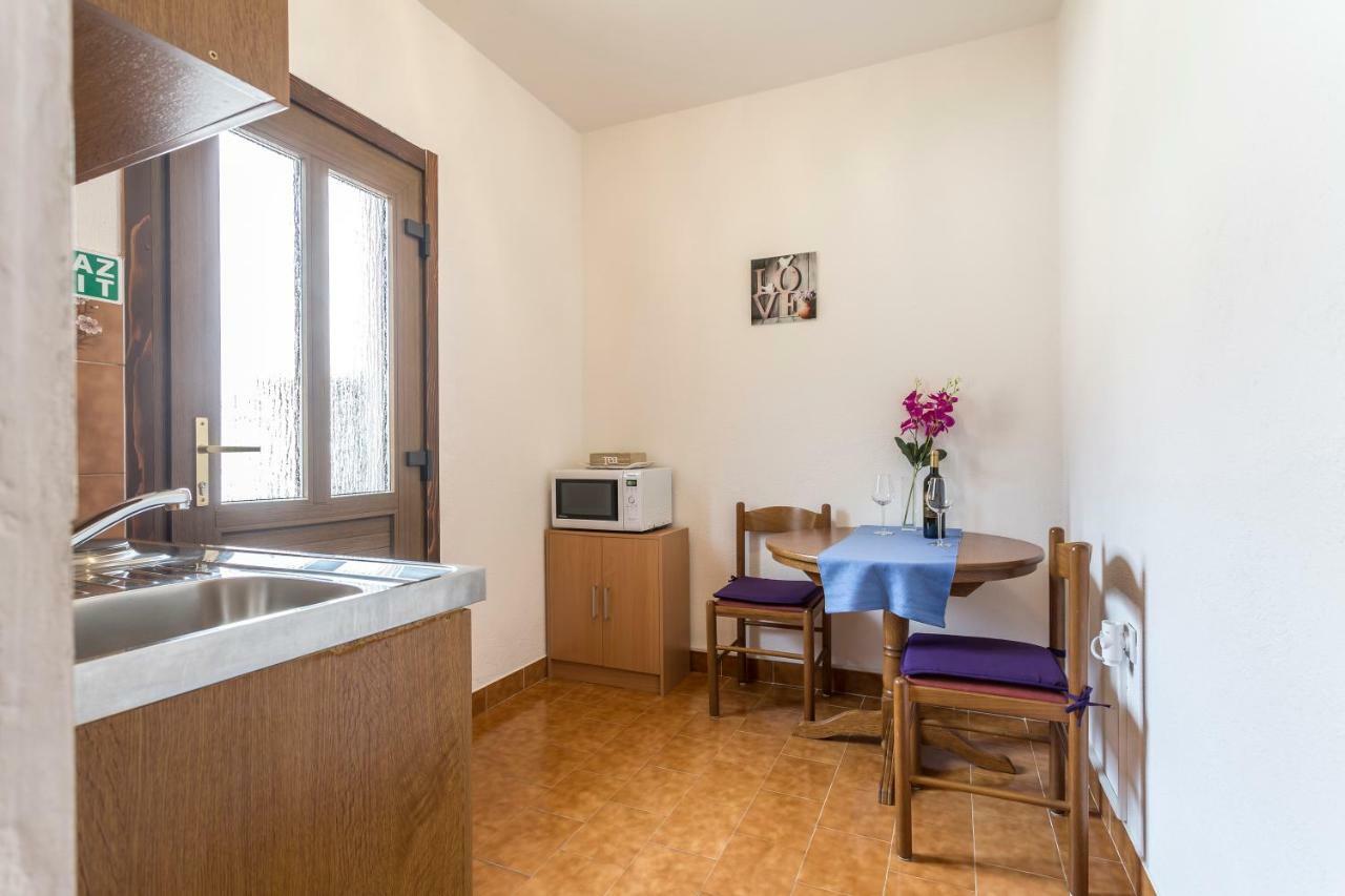 Apartmani Bezma Бол Екстериор снимка